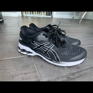 EUC ASICS Gel Kayano 26. Women size 9.